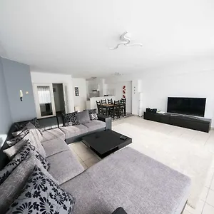 Renovated In Center Antwerpia