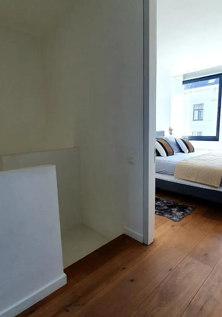 The South Suite - Trendy Duplex Op Het Zuid Antwerp Apartment